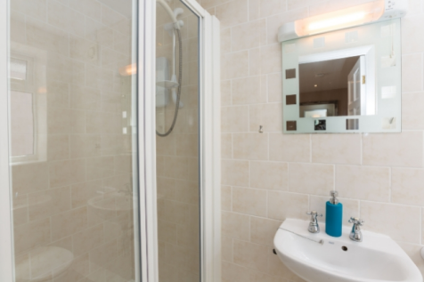 Ensuite Room 6