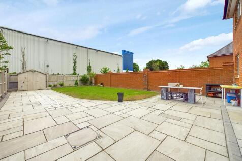 10 Farro Drive - Garden
