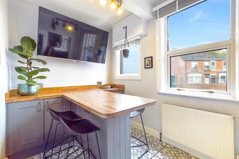Leeds Road - Dining Area