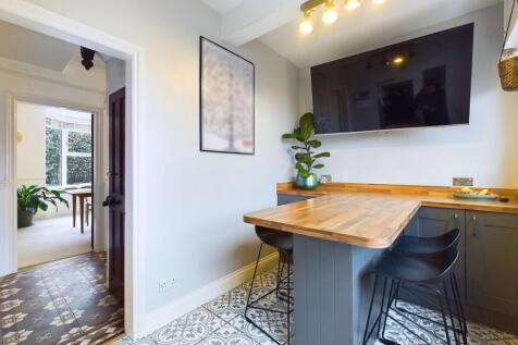 Leeds Road - Dining Area