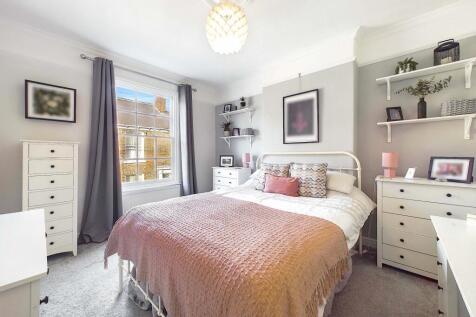 15 Fairfax - Master Bedroom