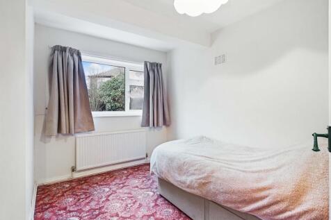 CAM03162G0-PR0208-STILL012