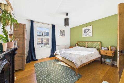 Bedroom Main 