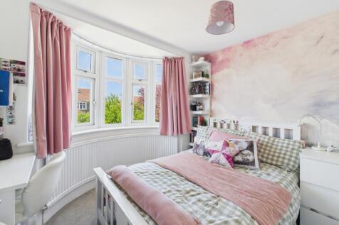 CAM03162G0-PR0260-STILL033