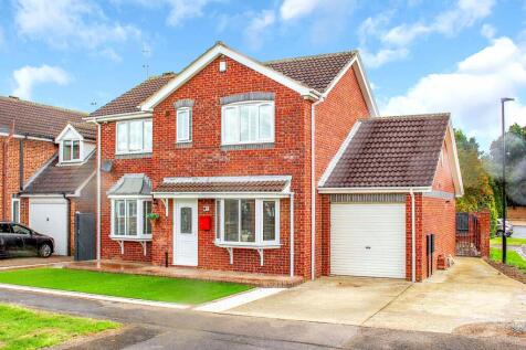 9 Holyrood Drive - Front