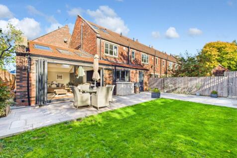 CAM03162G0-PR0340-STILL093-1