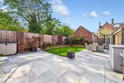 CAM03162G0-PR0340-STILL097-1