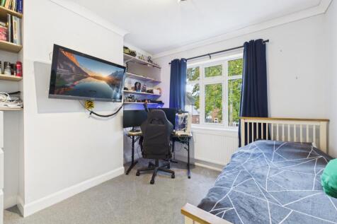 CAM03162G0-PR0344-STILL014