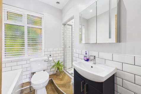 CAM03162G0-PR0344-STILL016