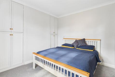 CAM03162G0-PR0344-STILL018