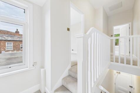 CAM03162G0-PR0343-STILL010