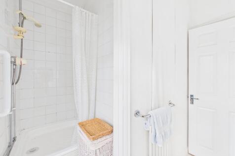 CAM03162G0-PR0353-STILL009