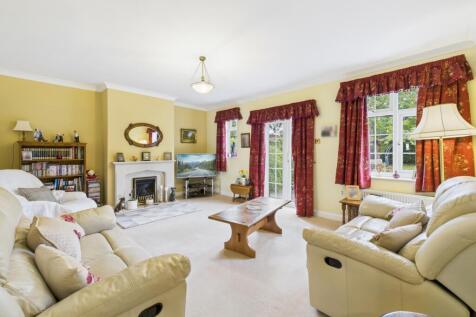 CAM03162G0-PR0352-STILL006