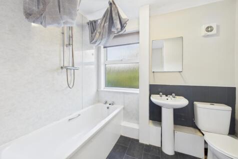 Rawdon Avenue - Bathroom