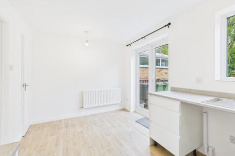 CAM03162G0-PR0361-STILL003