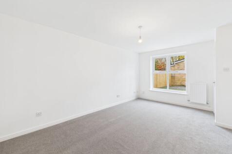 CAM03162G0-PR0361-STILL004