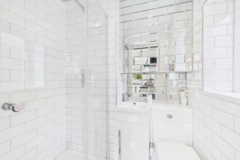 CAM03162G0-PR0357-STILL022