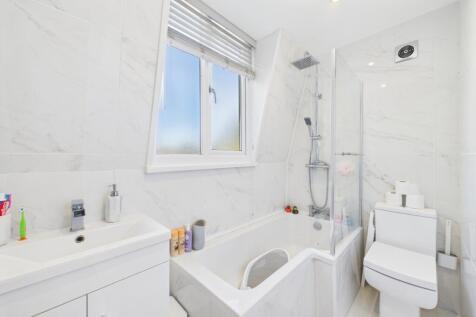 CAM03162G0-PR0357-STILL007