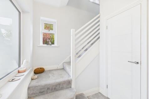 CAM03162G0-PR0357-STILL014