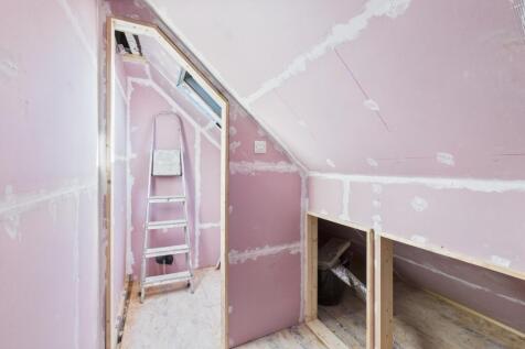 CAM03162G0-PR0357-STILL003