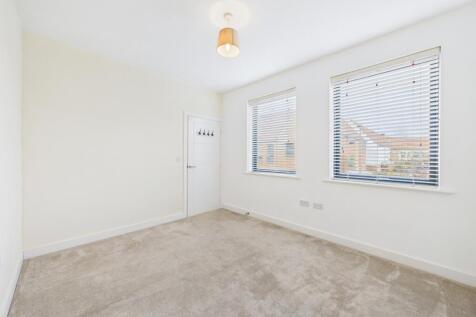 CAM03162G0-PR0365-STILL010