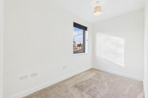 CAM03162G0-PR0365-STILL015