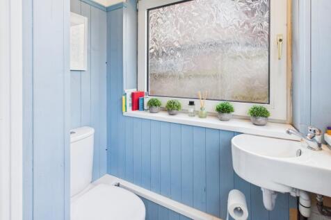 CAM03162G0-PR0367-STILL023