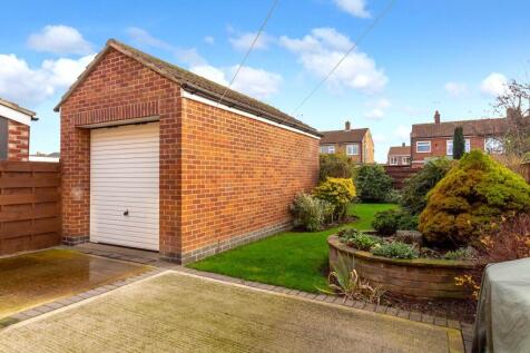 Whitethorn Close - Garden