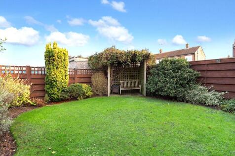 Whitethorn Close - Garden1