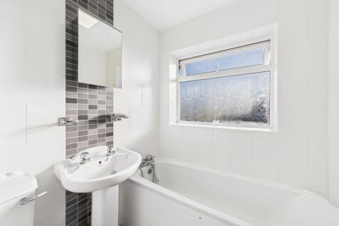 CAM03162G0-PR0369-STILL008