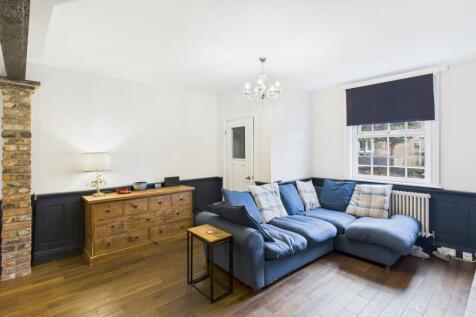 CAM03162G0-PR0364-STILL006