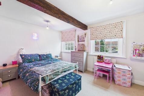 CAM03162G0-PR0364-STILL019