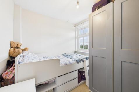 CAM03162G0-PR0364-STILL018