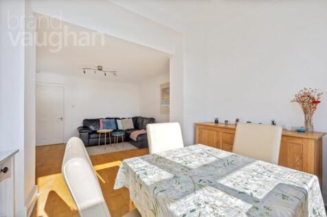 Living/Dining Area