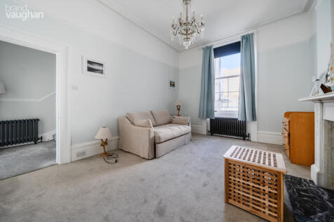 Reception/Bedroom