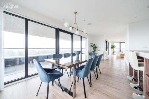 Kitchen Diner 2