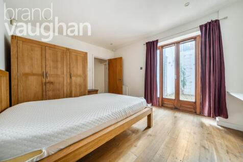 2e42416f-4318-4c5...