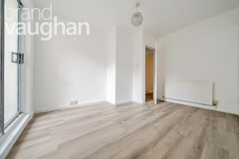 3b93f400-7051-45f...