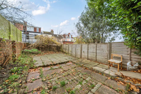 ee38d5de-11fa-428...