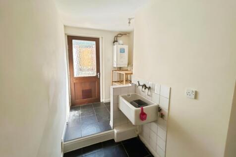 pbox-bathroom-303854.jpg