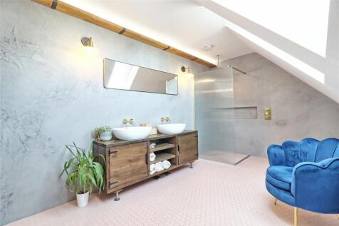 Master En-Suite