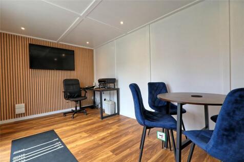 Games/Snug/Office