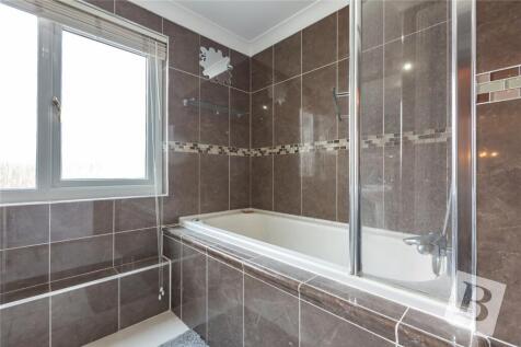 Family Bathroom 1