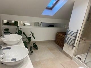 Master en-suite