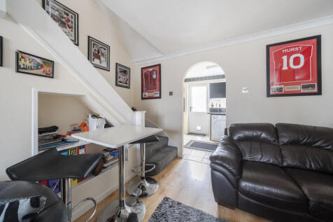 1374060-7-690a5a7...