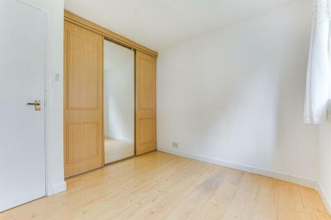 57 Tudor Close-2.jpg