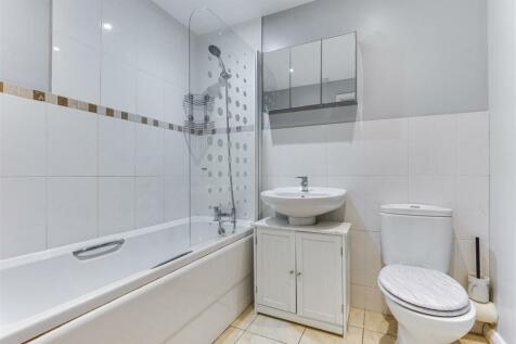 Harmonds Wood Close-3.jpg