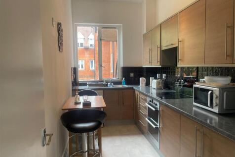 kitchen 2.jpg