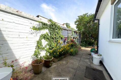 1 Hillside Road-50