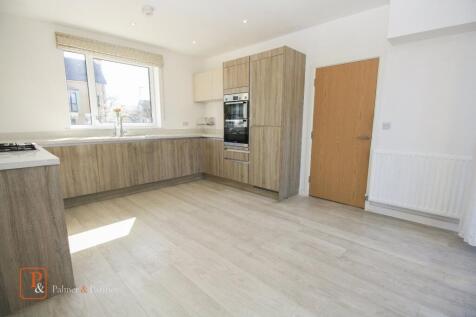 Kitchen / Dining